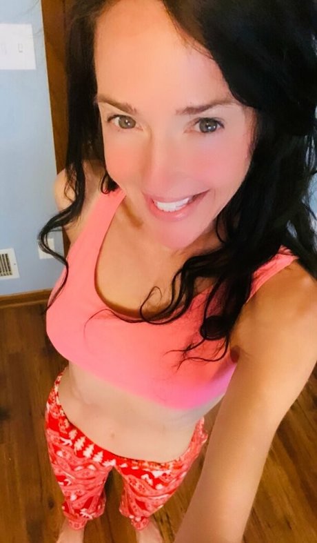 lilrosiedoll free pornstar picture