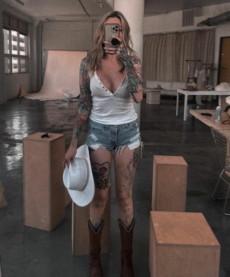 athletic milf onlyfans art xxx archive