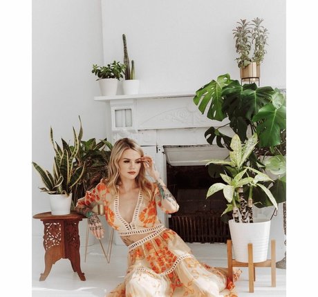 tiny onlyfans beautiful nude galleries