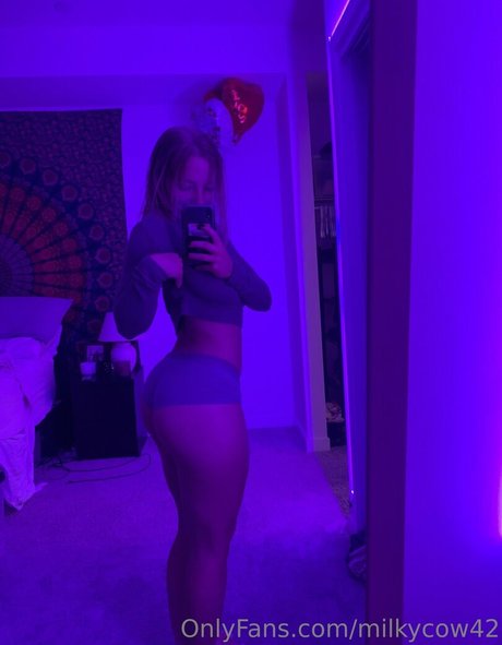 Abby Kruger model hot pics