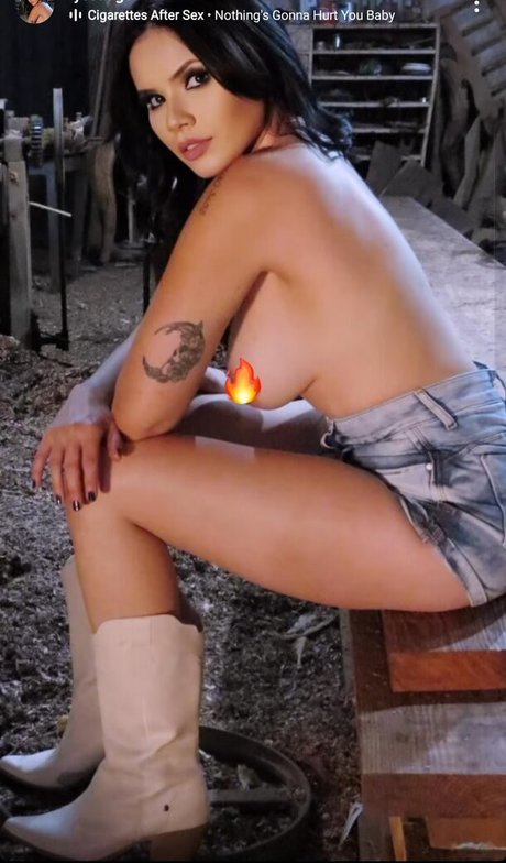 Lara Lyss Tiago pornstar xxx pics