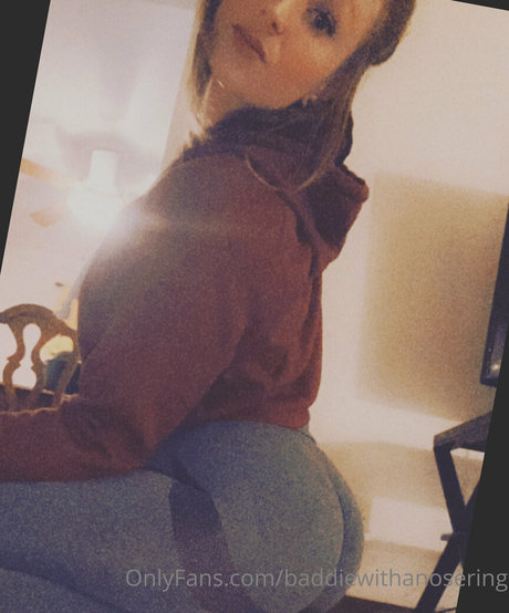 baddiewithanosering model naked galleries