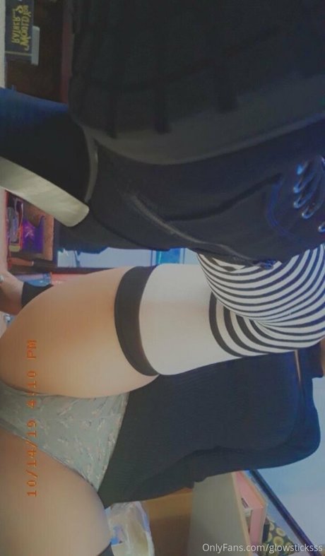 glowsticksss exclusive pornstar photo