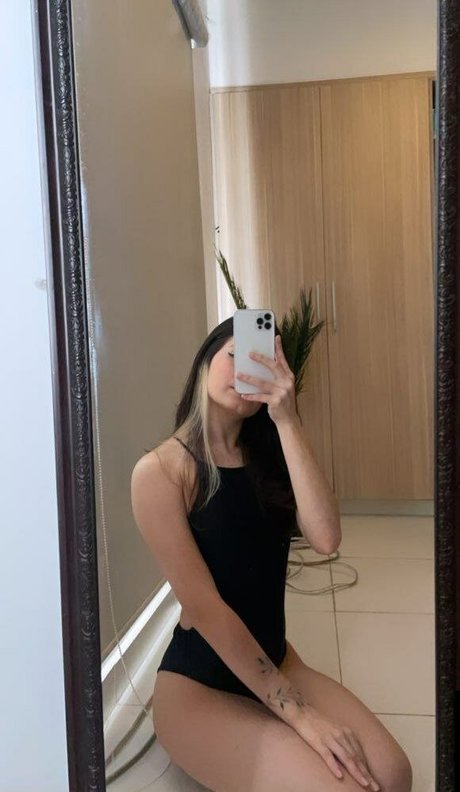 Ingrid Larissa sexy actress image