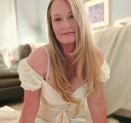 PerriPlays erotic model pics