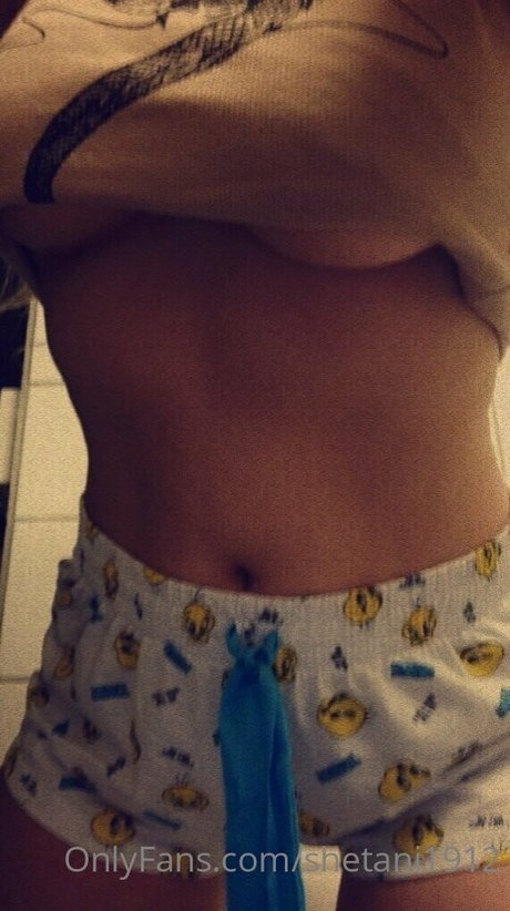 shetani1912 model nude photo