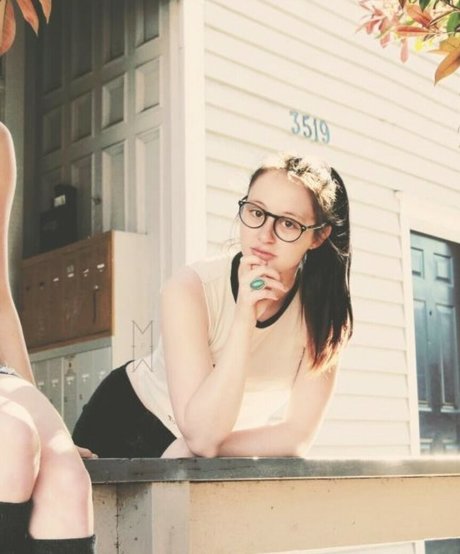 Girlfriend Reviews pretty actress photo