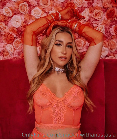 old lady onlyfans nude picture