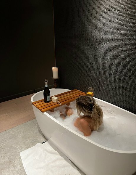 learninwithg star naked picture