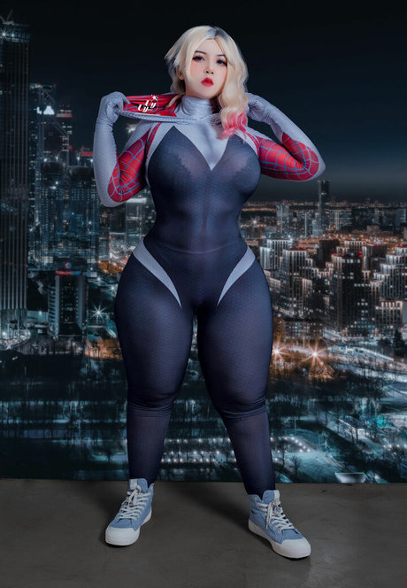 uyuychan2907 naked model gallery