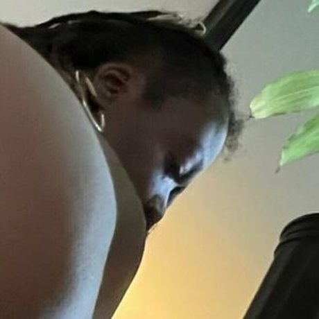 freethixen model hot images