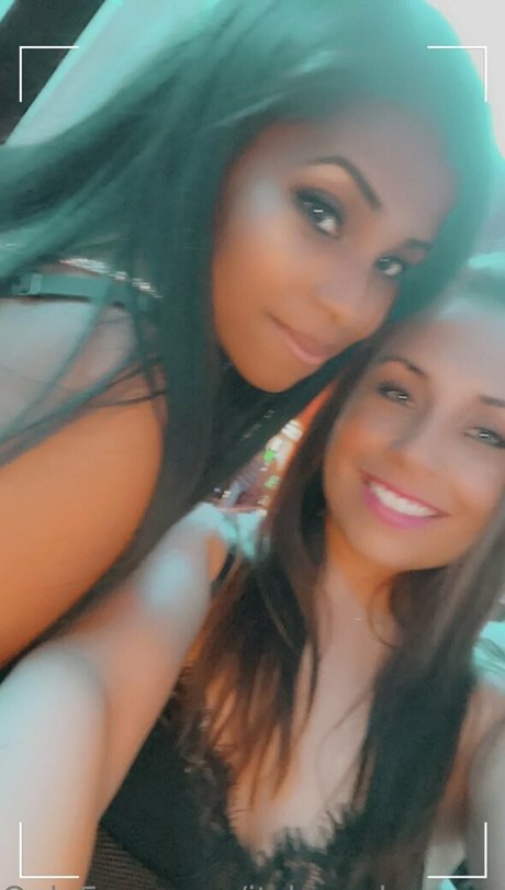 itslaneybabyxo model photos