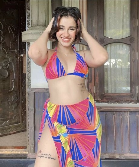 Senorita Sara pornographic star photos