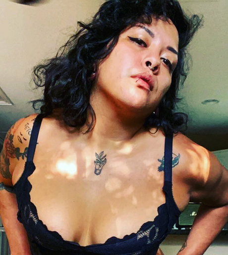 mirari mata model beautiful pics