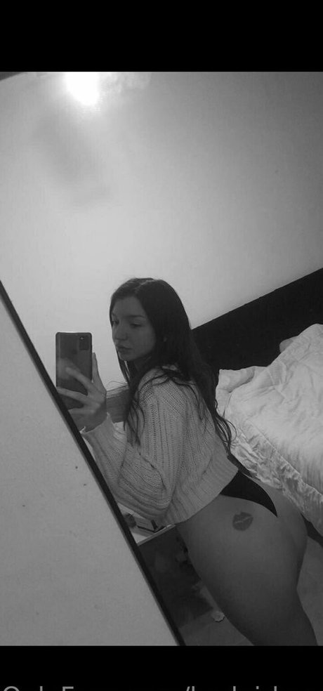 teen young onlyfans perfect photos