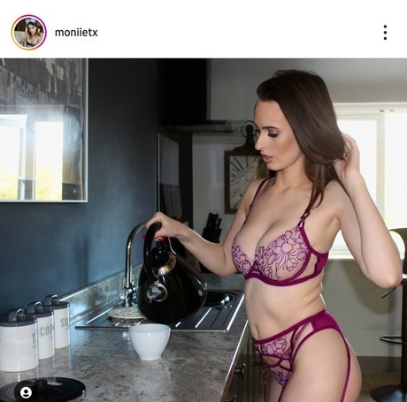 moniietx model exclusive gallery