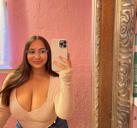 Ellie Johnston model nudes picture