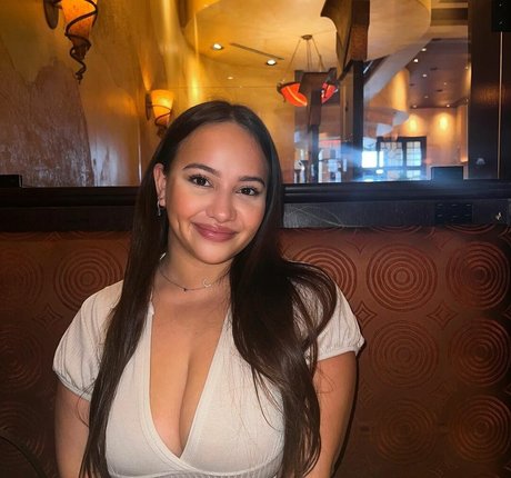 Ellie Johnston erotic actress img