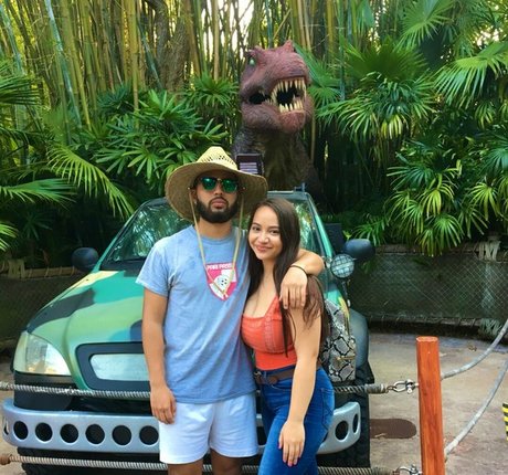 Ellie Johnston naked model image