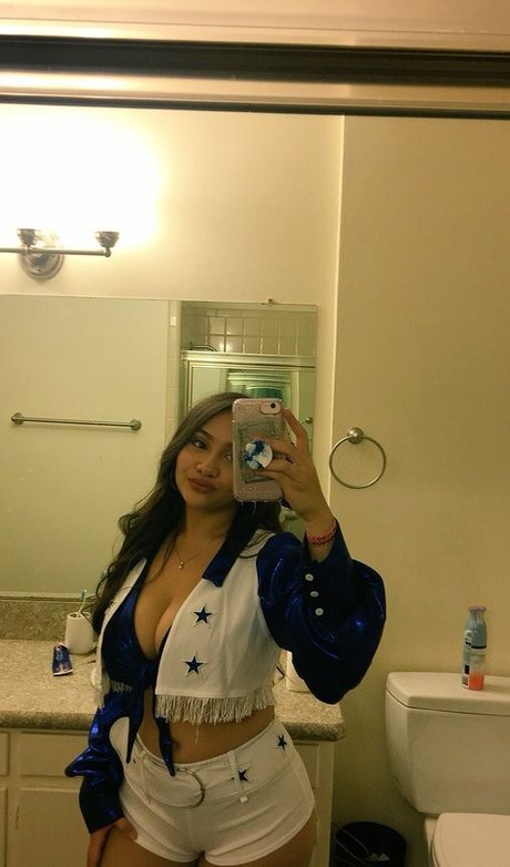 Ellie Johnston hd actress photos