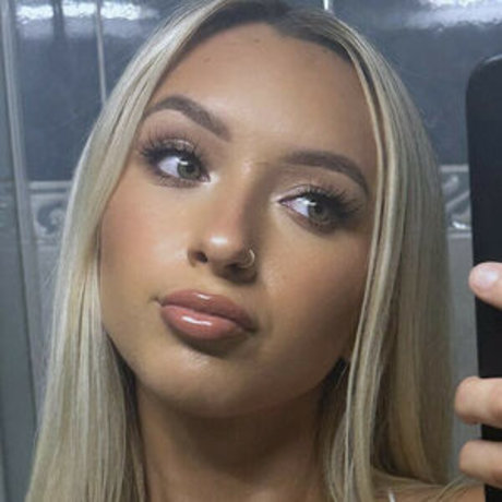 Ebony Saint Rose art actress img