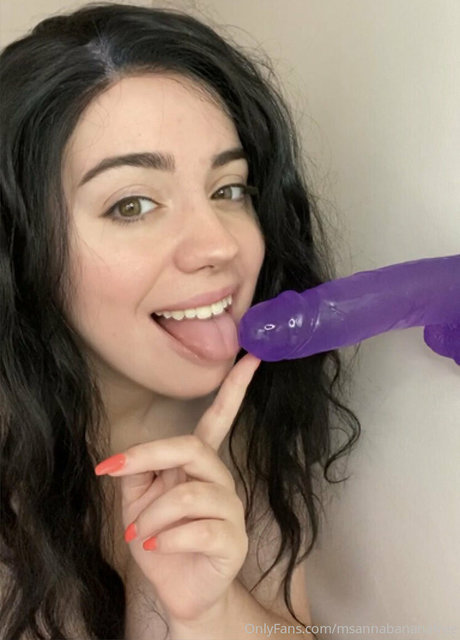 msannabananafree nude model images