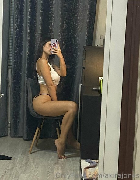 akirajones model hd img