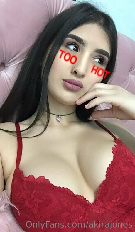 akirajones model erotic photos