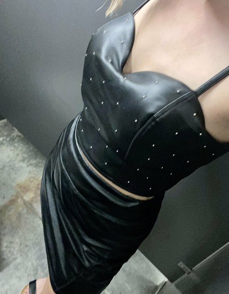 clever belle5 model adult archive