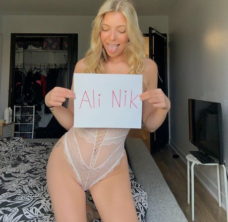 blonde shemale onlyfans beautiful naked pics