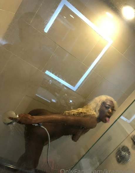 krazyyy4k pornographic model picture