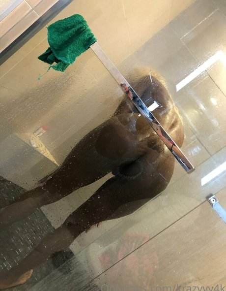 krazyyy4k model top pic