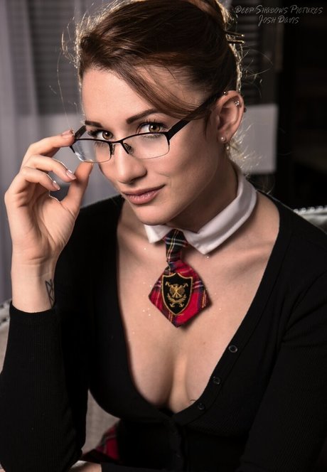 Scarlet Muse Cosplay model perfect photos