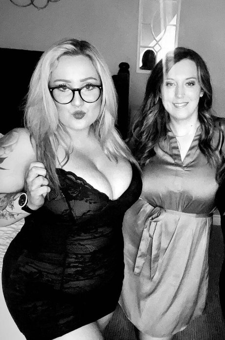 Lilly Alcorn naked star pictures