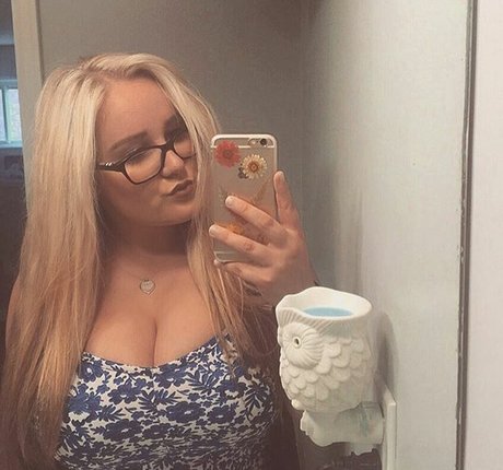 Lilly Alcorn sex actress pics