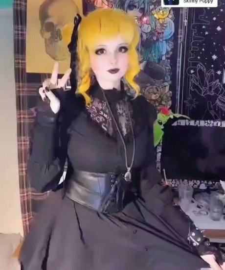 dracculala sexy pornstar image