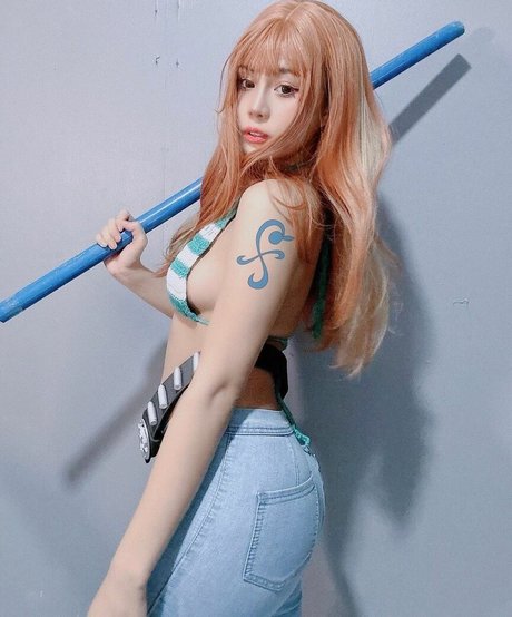 Mika Daime art model photo