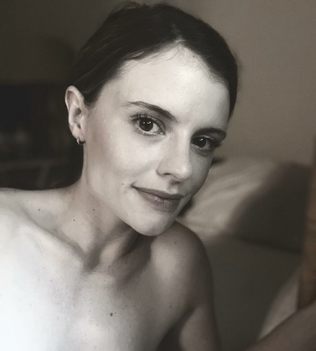 casual lies nudes star picture