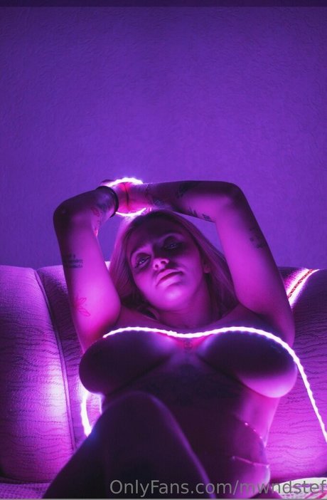 Stef Mwndstef top actress images