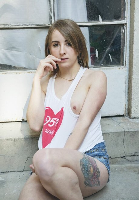 Aranza Cesarii model erotic pictures