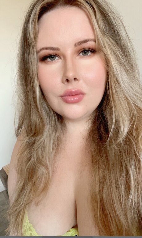 Traycee model sex pics