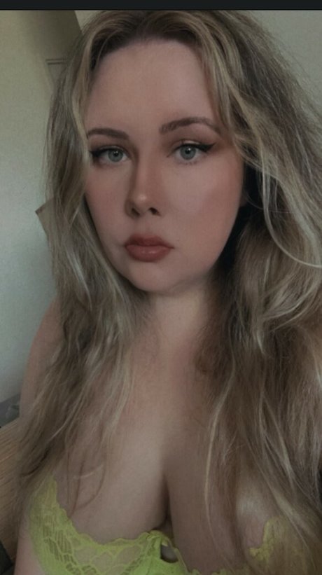 Traycee erotic pornstar pictures