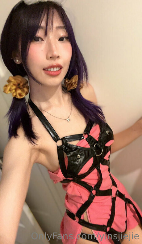 yinsdere erotic star image