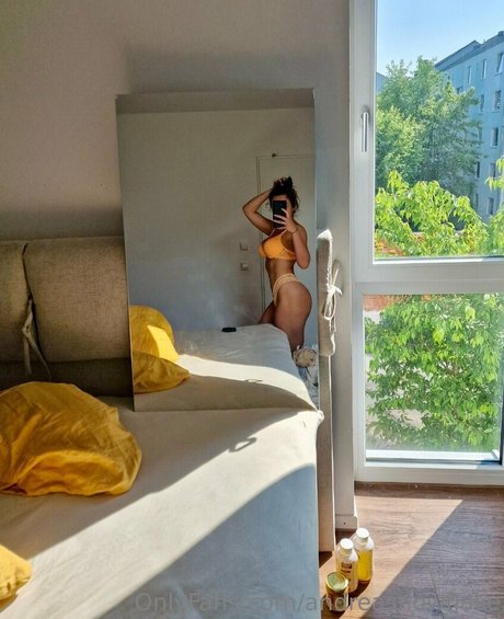 andreasnowflake model adult picture