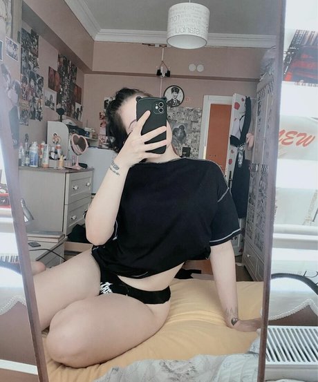 Sudemwah model art picture