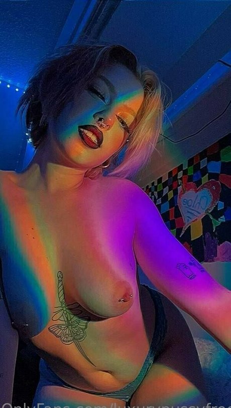 asian shemale onlyfans porno image