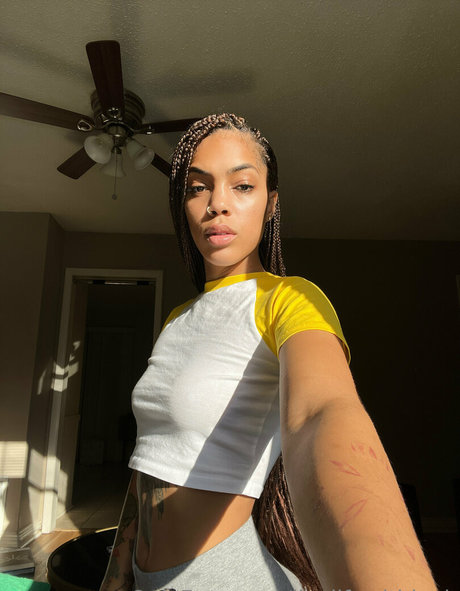 leahsade hd actress galleries