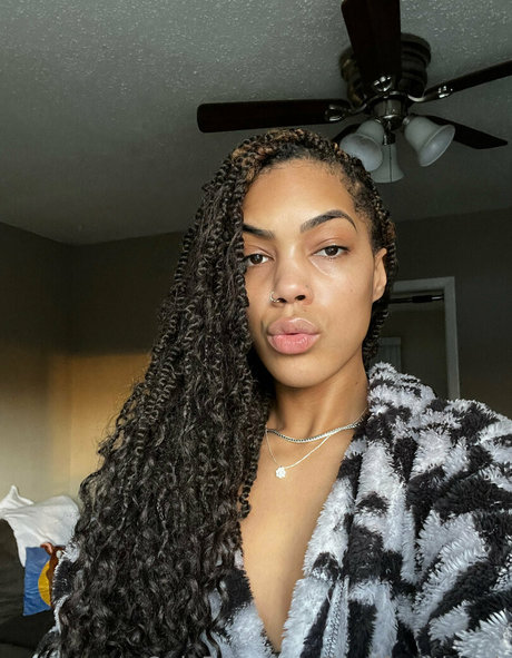 leahsade pornstar art gallery