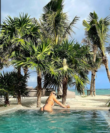 makeup artist onlyfans naked pic