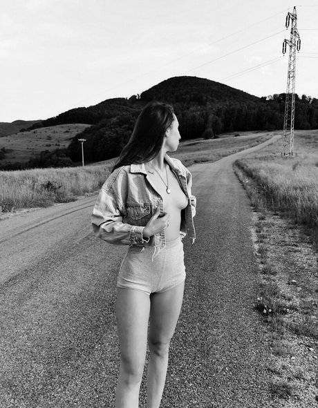 amyvalentinexxx sexy model images